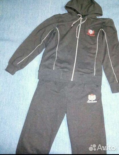 Спортивный костюм женский