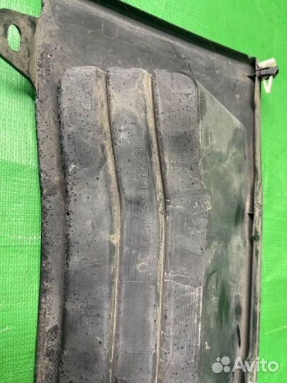 Накладка на бампер правая Lexus Rx450 GYL16