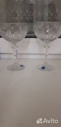 Ваза хрустальная на высокой ножке