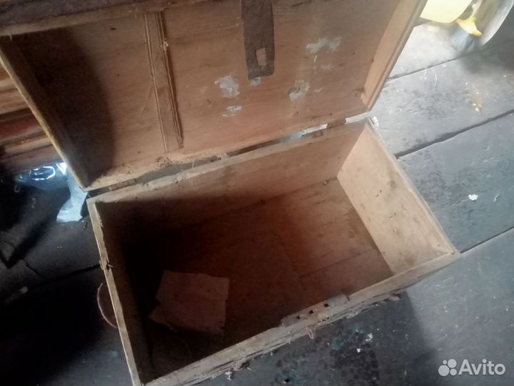 Сундук деревянный старинный