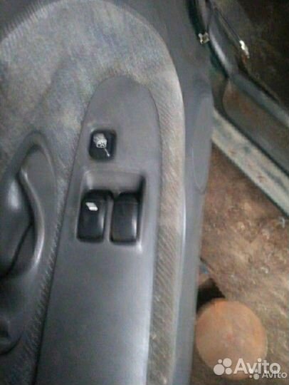 Кнопки стеклоподъемника Мицубиси Лансер