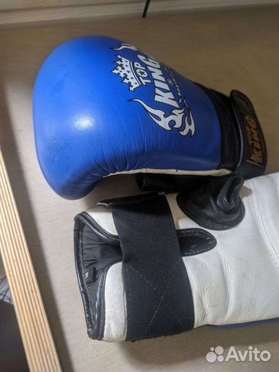 Боксерские перчатки