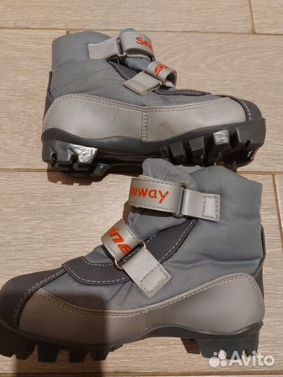 Лыжные ботинки детские 33 размер