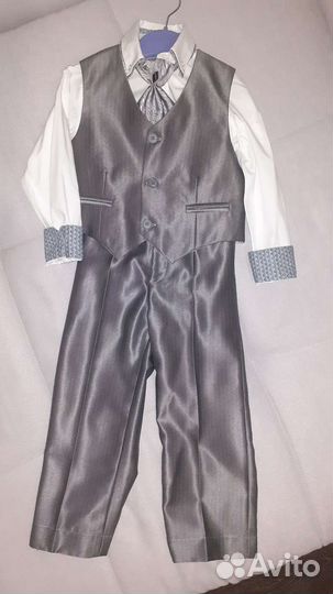 Костюм(жилет,брюки, рубашка)