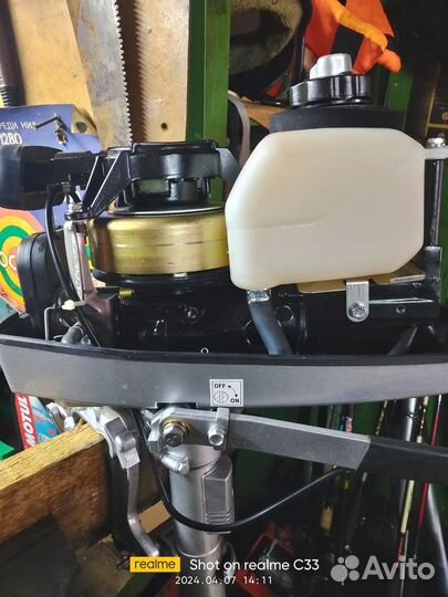 Продаётся лодочный мотор