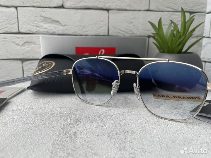 Солнцезащитные очки rayban