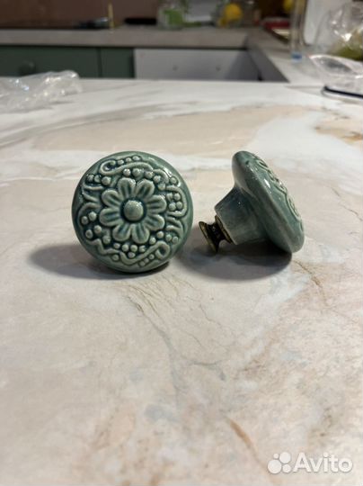 Керамические ручки на дверцы/ящики