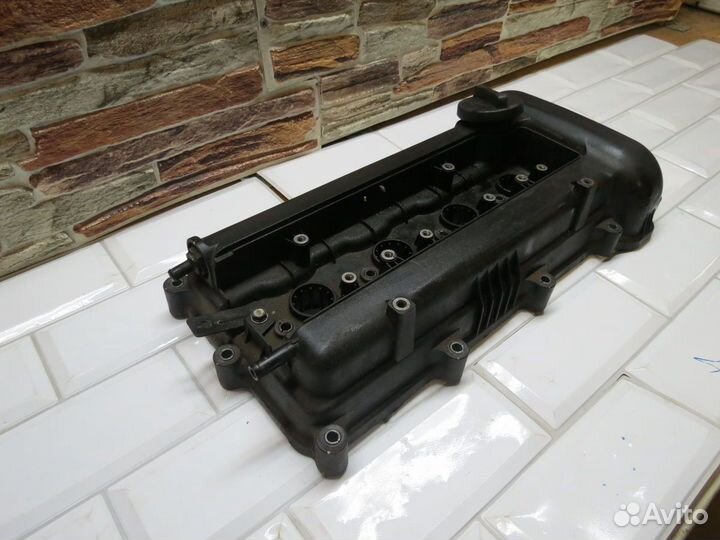 Клапанная крышка Hyundai Solaris 1