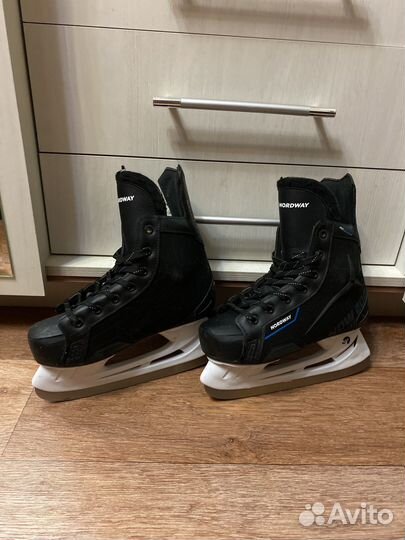 Коньки хоккейные