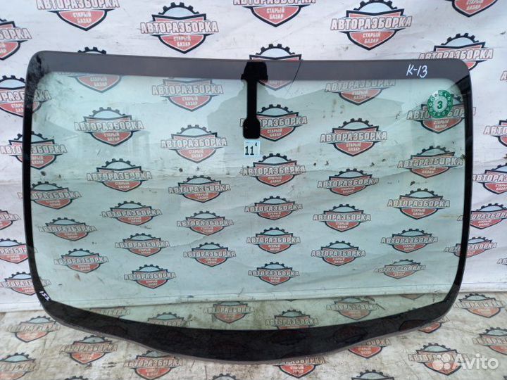Стекло лобовое Nissan March K13 HR12DE 2011