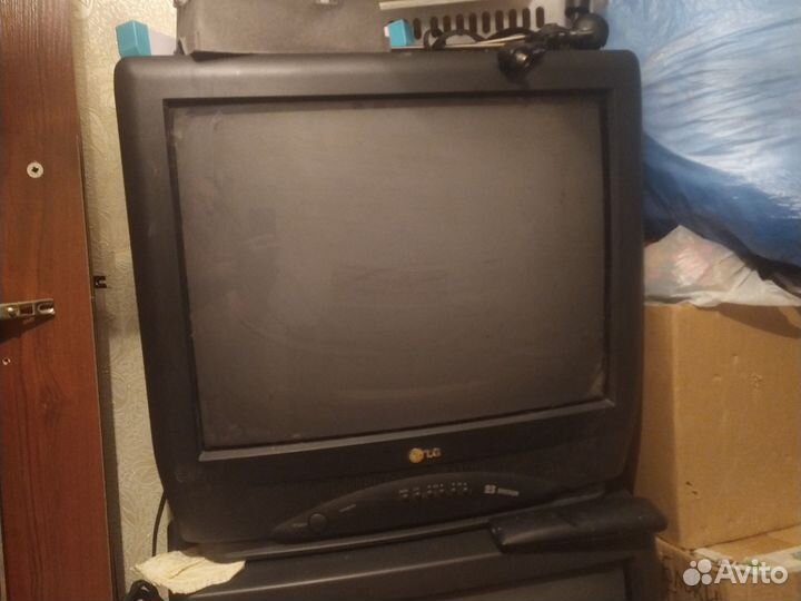 Телевизор Panasonic и LG 21