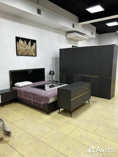 Спальный гарнитур