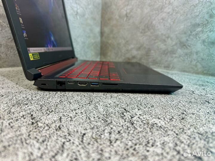 Игровой ноутбук acer на Core i5-8300H/ GTX 1050 Ti