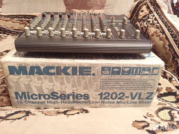 Микшерный пульт Mackie 1202 VLZ made USA