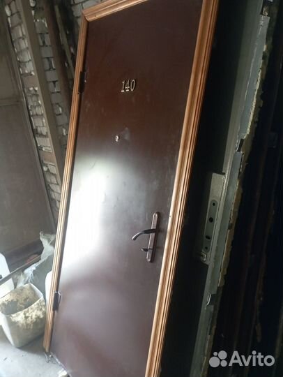 Продажа металлических дверей бу