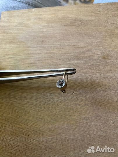 Серьга с брилиантом из царского золота