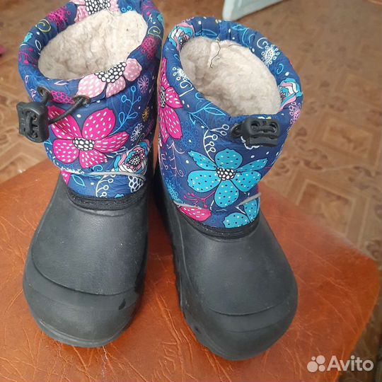 Продам ботинки