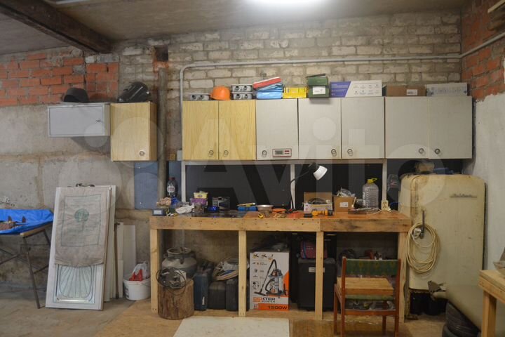 Гараж, > 30 м²