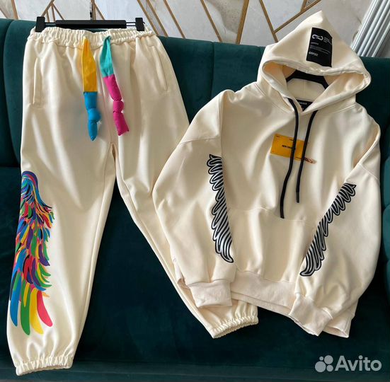 Яркий спортивный костюм 42-52