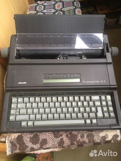Пишущая машинка olivetti