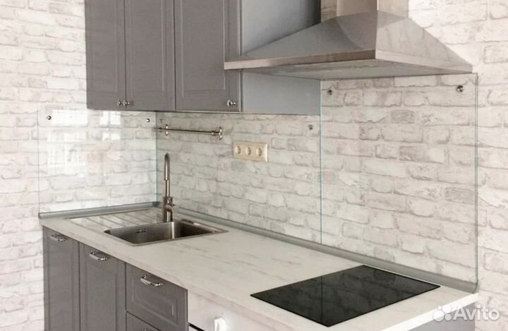 Стеклянный кухонный фартук