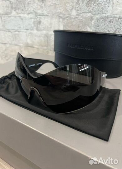 Солнцезащитные очки Balenciaga