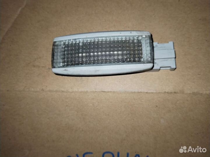 Плафон освещения салона volkswagen 3b0947113