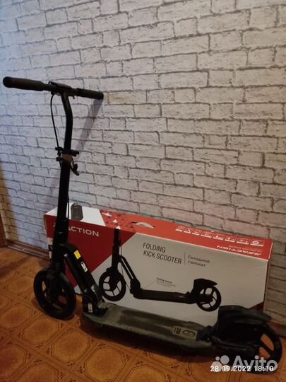 Самокат Reaction folding kick scooter