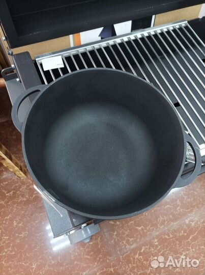 Кастрюля чугунная 3 литра