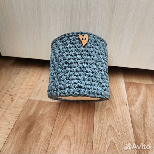 Вязаная корзинка ручной работы