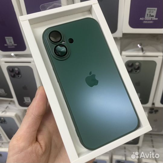 Чехол на iPhone 16 стеклянный зеленый