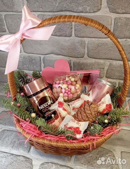 Съедобные подарки корзины букеты