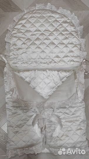 Красивый конверт из белоснежного стеган атласа