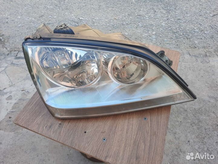 Фара правая kia sorento