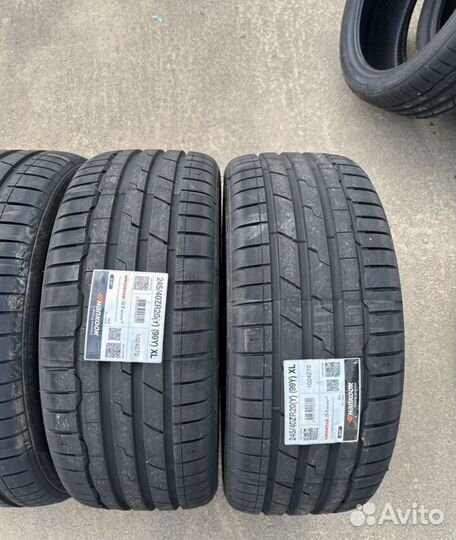 Hankook Ventus S1 Evo 3 K127 245/40 R20 и 275/35 R20 102Y