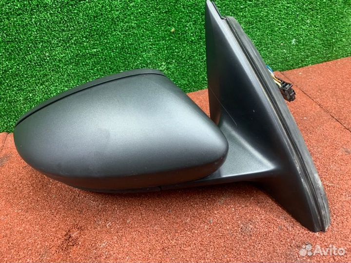 Зеркало заднего вида боковое правое Skoda Rapid 1