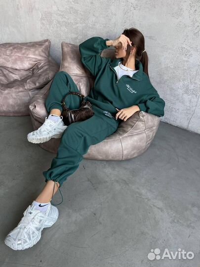 Спортивный костюм женский 42 46