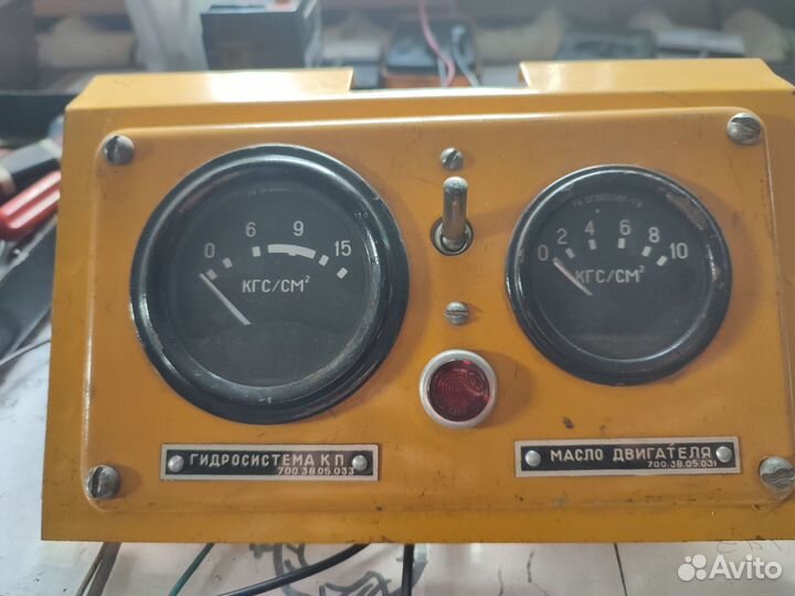 Щиток приборов на К-700