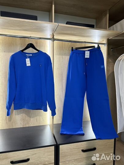 Спортивный костюм женский