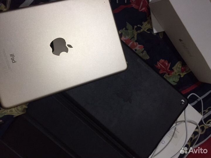 iPad mini 4 wi-fi gold