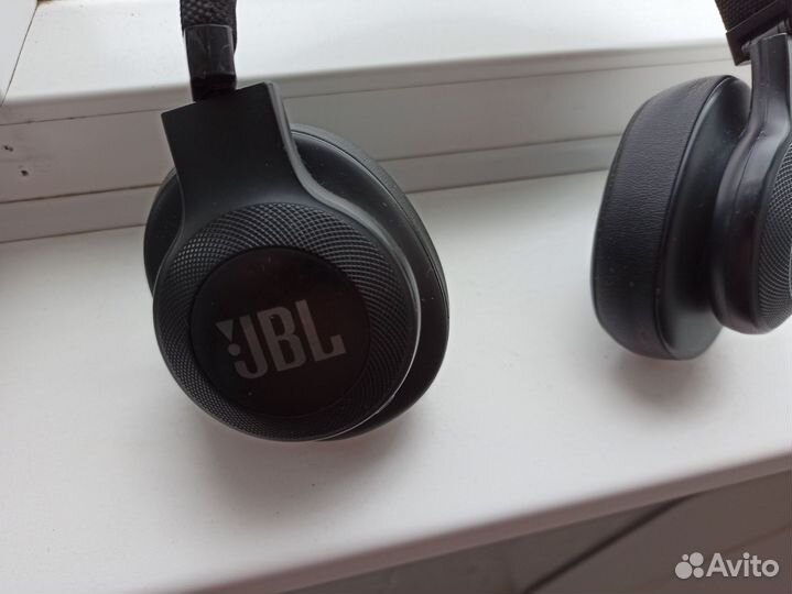 Беспроводные наушники jbl e55bt