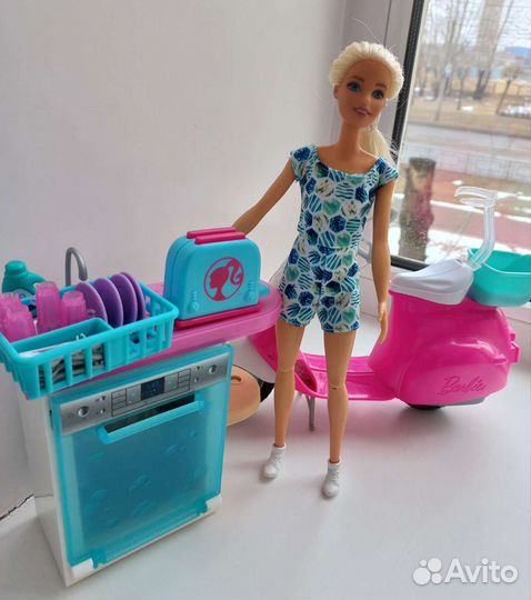 Кукла Barbie и скутер + посудомойка оригинал