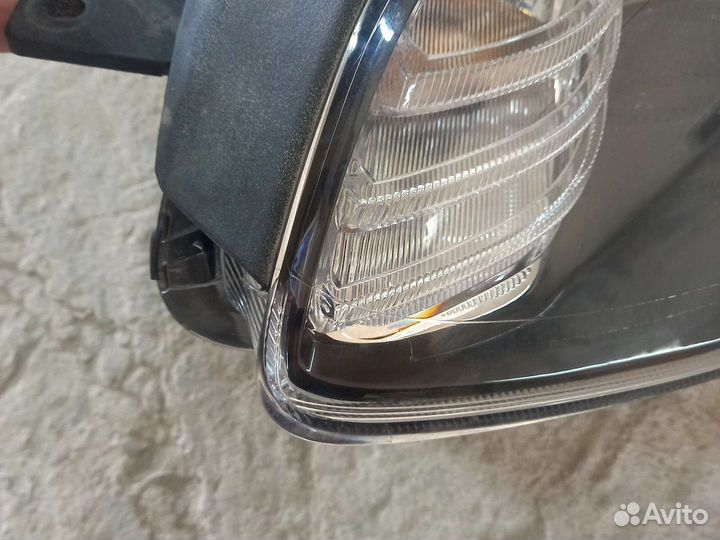 Фара левая Kia Sportage 4 галоген