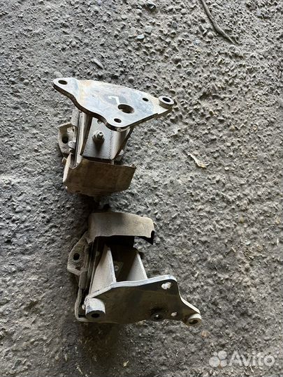 Подушки двигателя Pajero sport 6G72