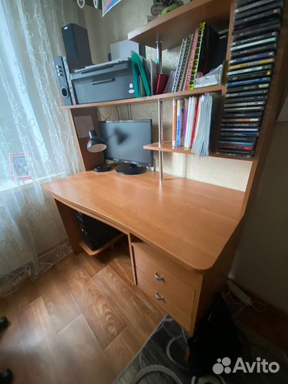 Компьютерный стол