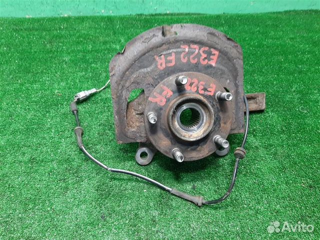 Кулак передний правый Nissan Qashqai J10 2008