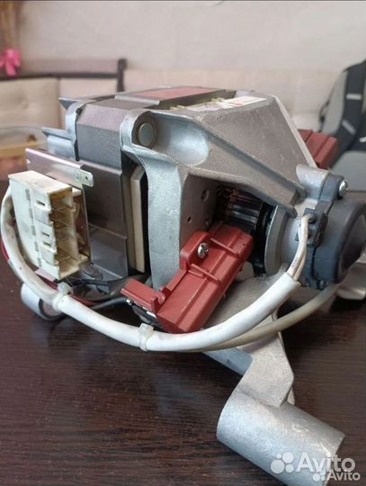 Двигатель от стиральной машины indesit