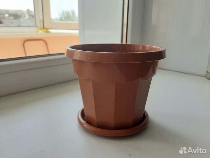 Глиняные горшки 2шт.+ пластиковый горшок и дренаж