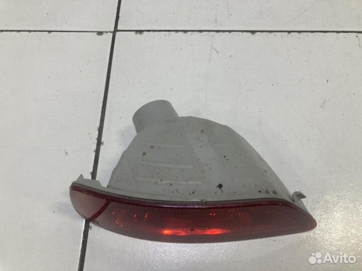 Фонарь задний в бампер правый Jeep Grand Cherokee