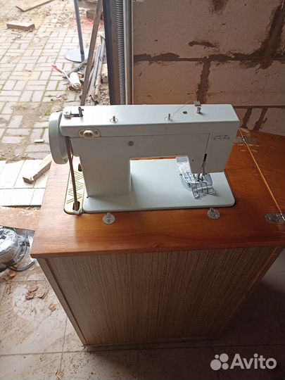 Швейная машина подольск ножная